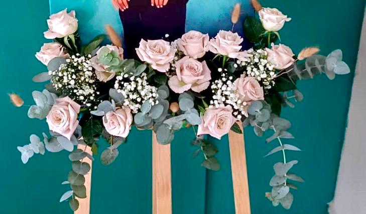 Elegant Welcome Display - Image 2